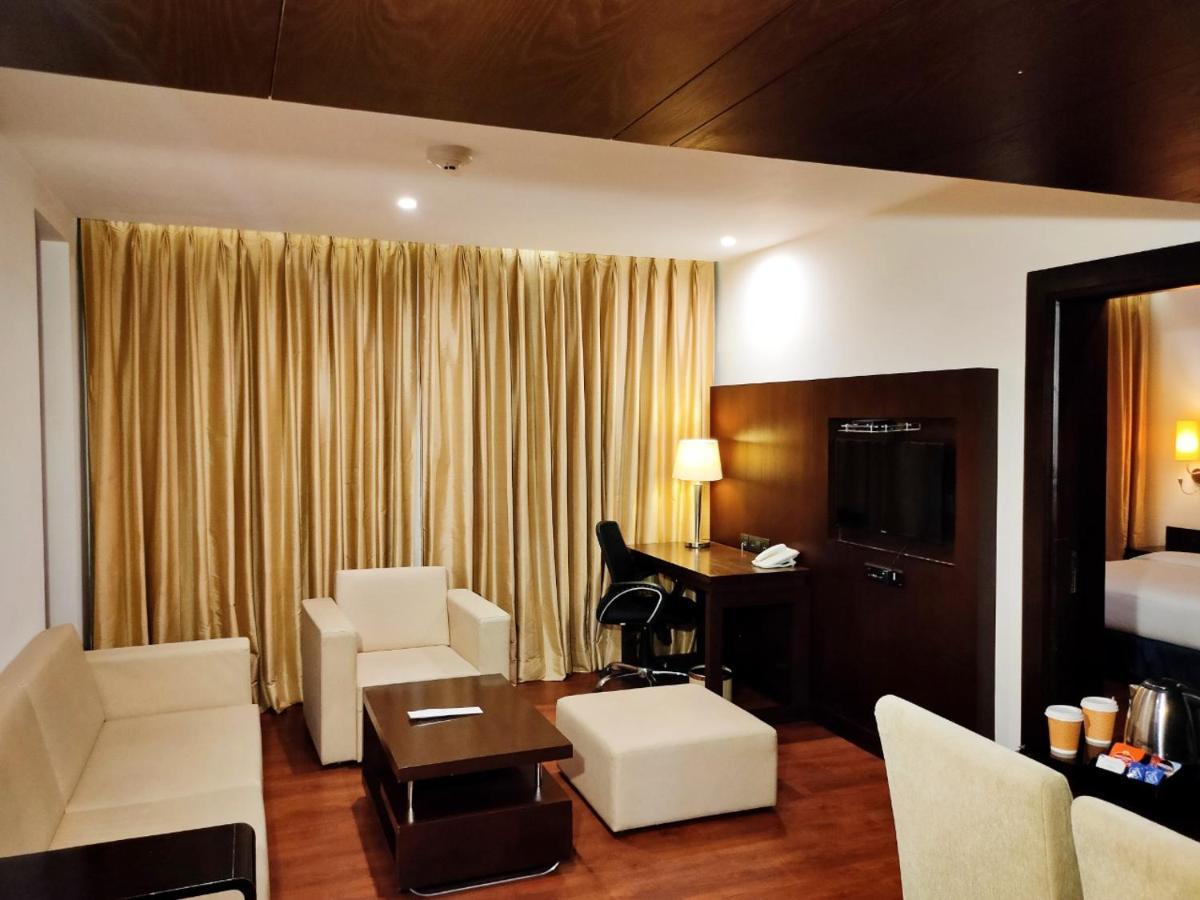 Country Inn & Suites By Radisson, Bhiwadi Eksteriør billede